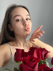 LisaSmiths Red roses Pic 6