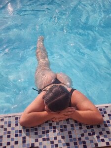 AliciaWhite_nt Between Water and Desire 💦😈 Foto 4