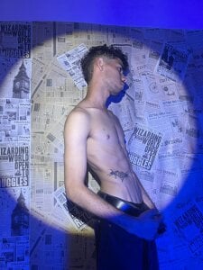 Breaking news: SOMETHING HAPPENED! 🧨 de DamianStonee  4 Imagens