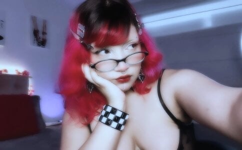 Noisy_doll I feel beautiful dressed in black ♡ Foto 3