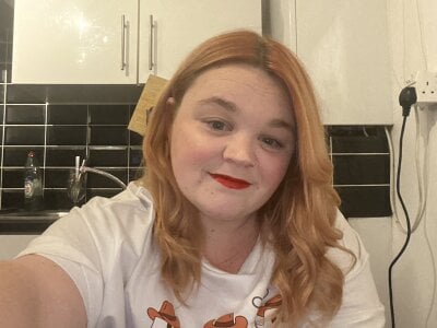 Curvy-AmyX Public Pic 6