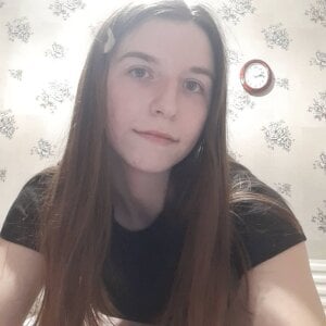 AnnalisaYeary Lisa with long hair Pic 3