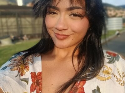 who_is_milyxx ✨✨that my little sun always cheerful your days 🌞❤💋✨✨ Pic 3