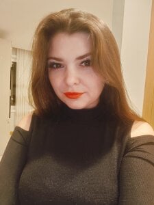 Cherry_Magdalena Public Pic 3