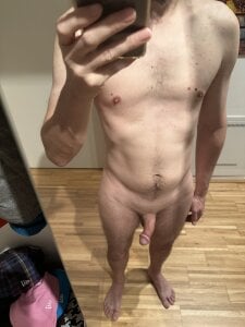 SoloBoy1319Nackt Selfie图片