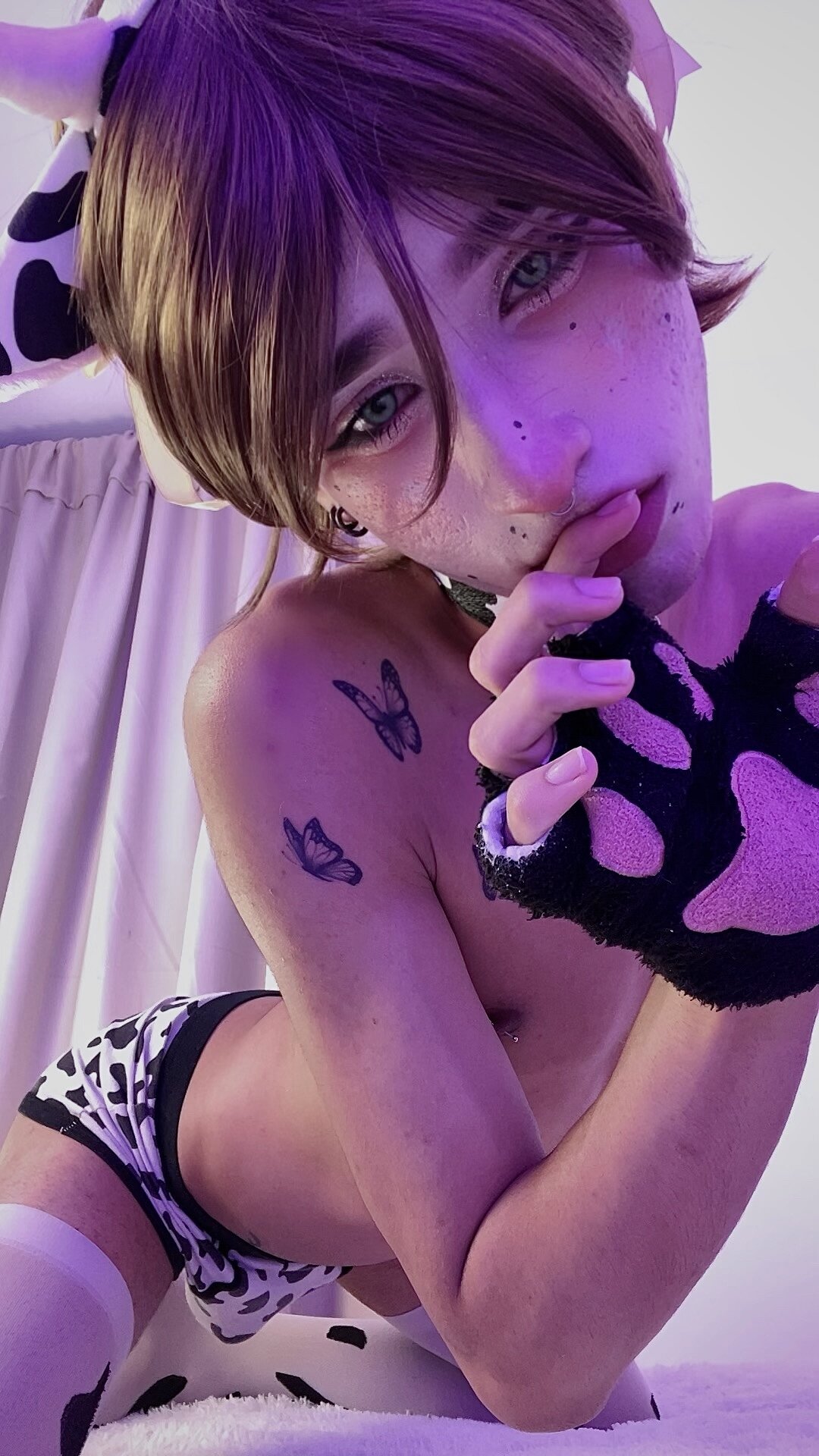 Foto  1612 de Kitsuneplay_ – em alta