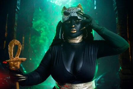 bella-green God anubis Pic 2