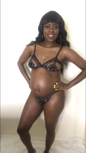 SimoneSavage Pregnant Pic 3