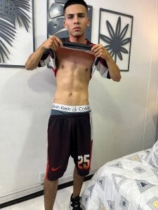 Public de charless_falcon  2 Imagens