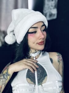 Watch Me Closer 👀 de NinaHex  3 photos