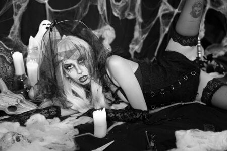 Lunamistyc 🦇 A dark kiss for a sinful heart Gambar 3