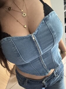 gwen_lust Public Pic 2