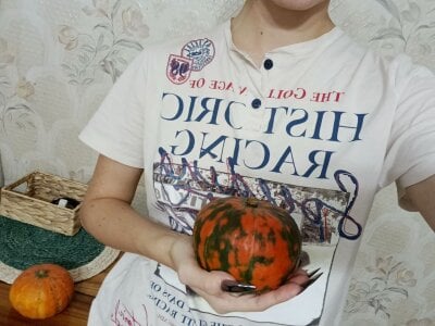 BethanyCloud Creating a Halloween atmosphere at home✨ Pic 2