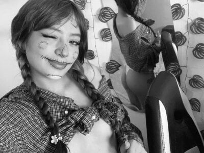 miley__cyrus HALLOWEN🎃 Pic 6