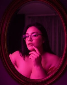 Scarlet_Ray_ Mirror mirror 💄 slika 5