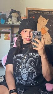 Loona_s Public Pic 2