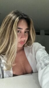 Hornyholly__ Face face face Pic 2