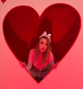 Gabydevilll Your sweetest Valentine's Day... and a little naughty💕 Pic 2