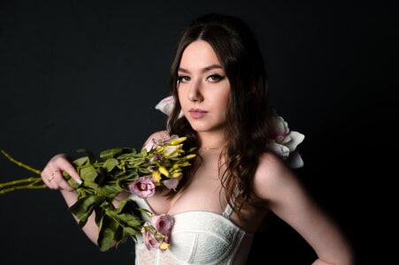 AliceMoreno Blooming Grace Pic 2