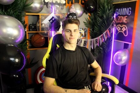 JackWolw It was my birthday stream 🎂🎁🎈 Pic 3