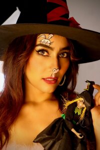 Sara_Noa Welcome october Pic