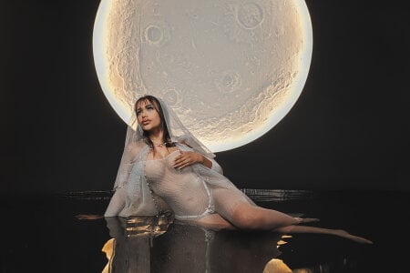 LiamCarterX Your lunar fantasy is here Foto 3