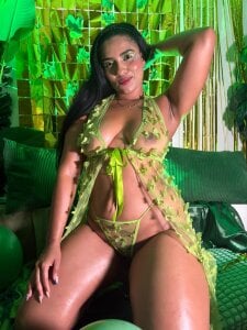 Meganlove__: Green Desire 💚 🍀 ( 2 фото)