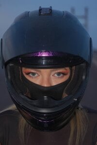 Red_Lara Biker girl 🏁 Fotografie XXX