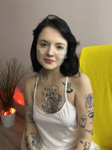 Ada_Manson Public Pic 5