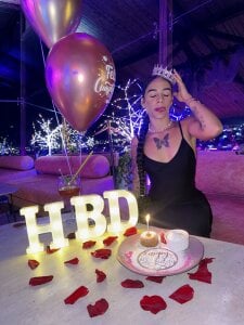 pretty_pettite 🎊🎉🎀 Pic 2