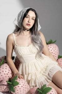 Zoe_Kiss: Public ( 5 фото)