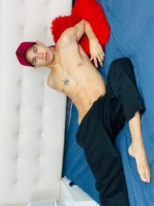 Erick_Zhimerman I only get warm when you look at me like that Pic 6