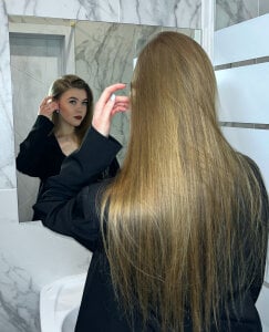 TwixieGuo Lina's reflection 🖤 Foto 4