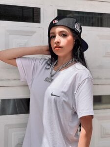 Little_arii Outdoors 🤍🖤 Pic 6