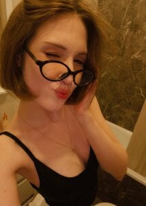 its me de MargaretShyandSkinny  2 Imagens