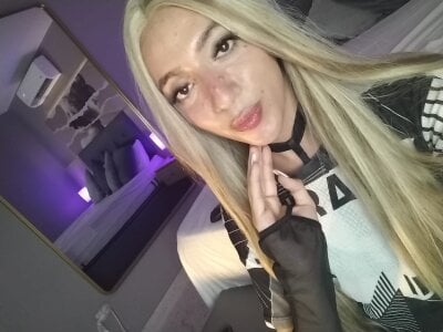 ChloeNix Public Pic 3