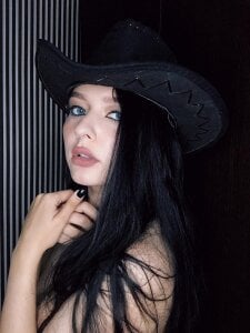 mistress_cat_ me Pic 4