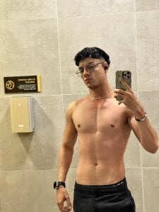 Sebastian-Dash Dash in the gym!!💪🏼 Pic 6