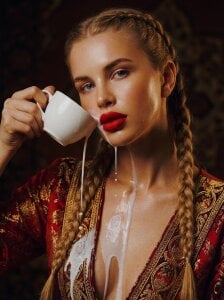 _TiffanyCo_ Beauty is in the eye of the beholder 💋 Pic 4