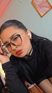 Emilyy05_ Public Gambar 3