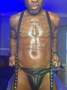 adhddon HimUpStairs Pic 3