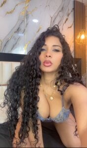 SofiaLaurents Public Pic 3