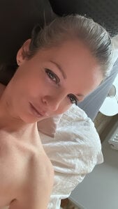 Sabdeluxe Public Pic