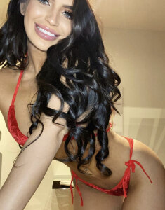 alexapayne publicc Pic 2