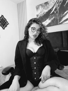 Dakhota_Rouge Soft lights are enough ... 🖤🤍  9. fénykép