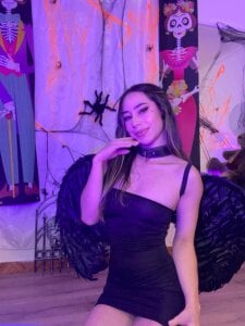 kiara_velvet_HAPPY HALLOWEEN 😈💀🧟‍♀️❤️🖤 Bild 4