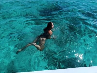 Nahiajhonson_ kullanıcısının My Favorite Place... The Beach 🌊🐬 albümü -  5 fotoğraf