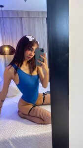 AmyBlussh From Cute to Tempting 😇➡️😈💫 Foto 2