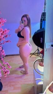 JuliaDavis_1 horny girl 😈💦 Pic 2