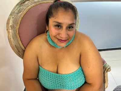 milf_latinn sexy latina curvy Pic 8